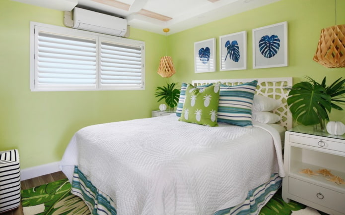 interior do quarto em tons de verde claro