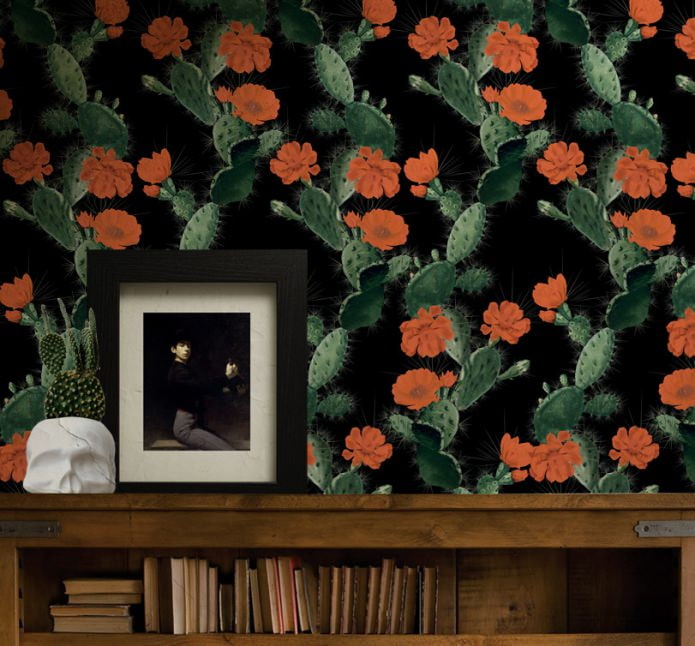 papel de parede preto com estampa verde e vermelha