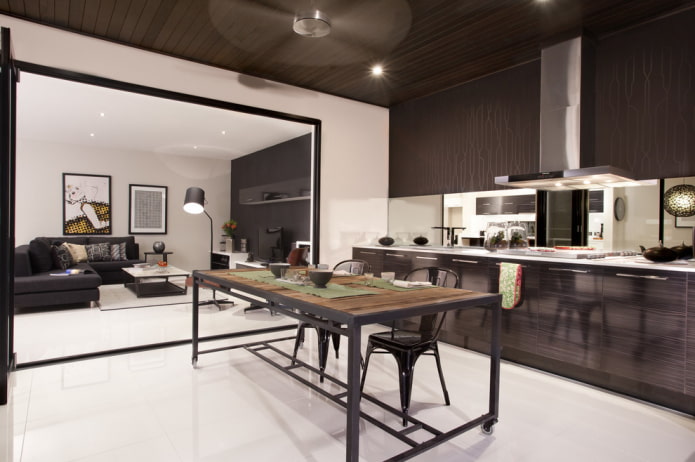 espelho no interior da cozinha em estilo moderno