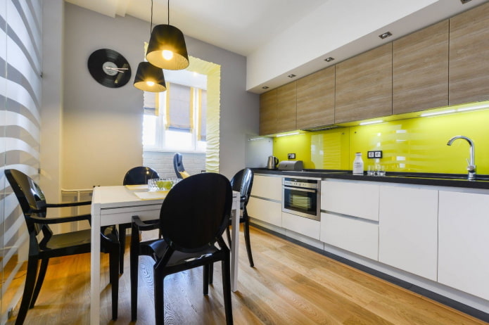 detalhes em amarelo no interior da cozinha