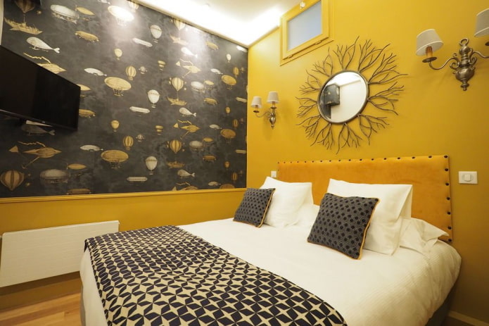 decoração e iluminação no interior do quarto em tons de amarelo