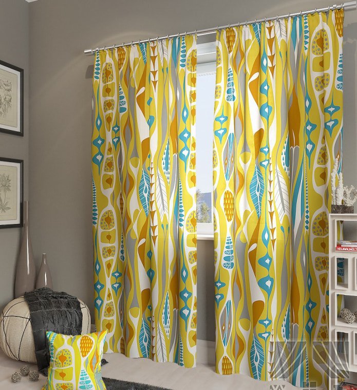 Cortinas amarelas e azul-claro