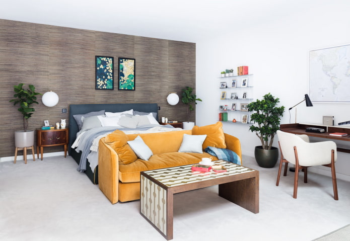 sofá amarelo no quarto