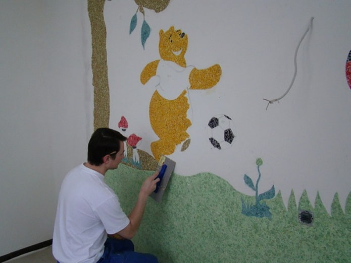 urso na parede do papel de parede líquido