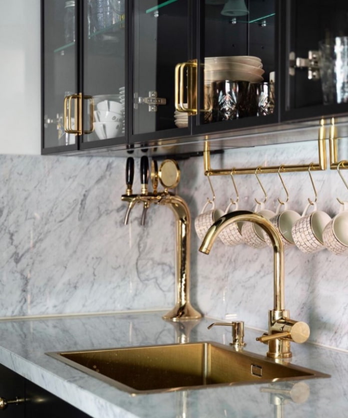 fachadas pretas com dourado