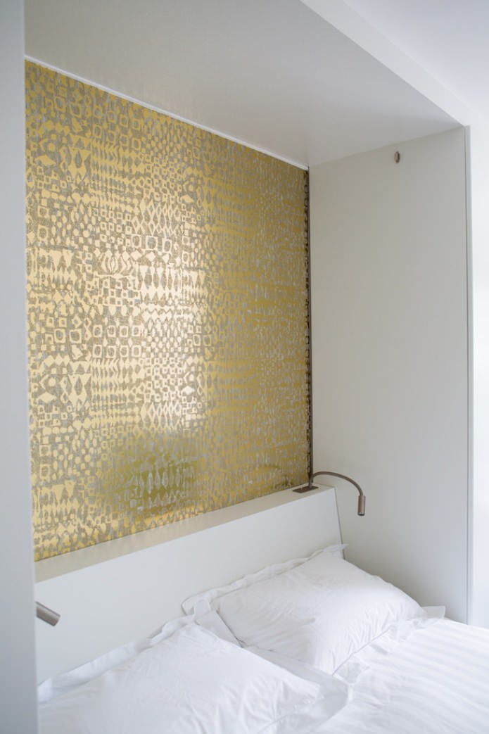 ouro na parede do quarto