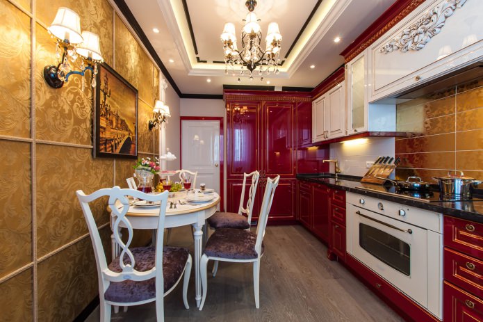 cor vermelho e dourado no interior
