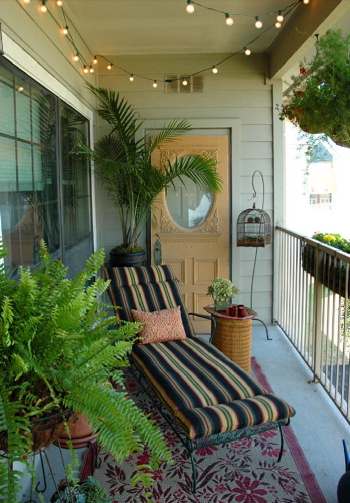 Chaise longue na varanda