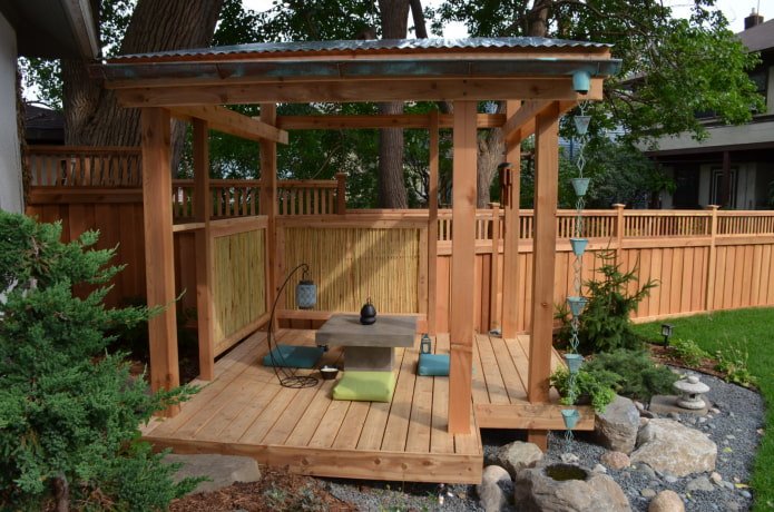 pérgola no jardim