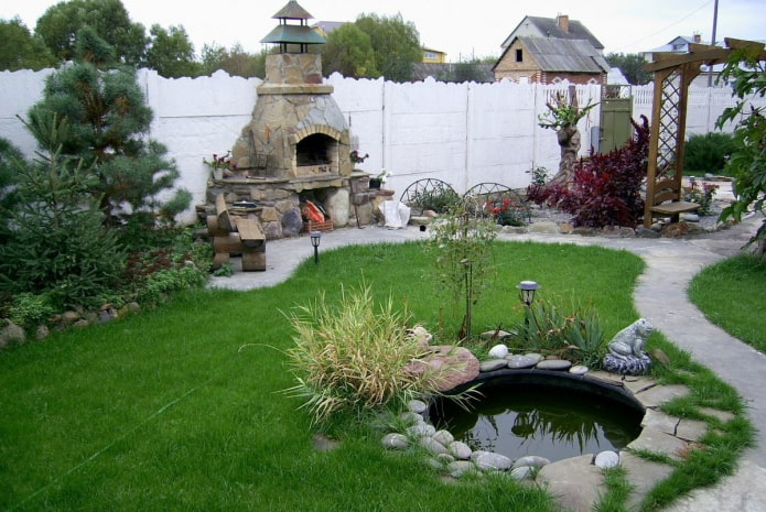 lago decorativo no local