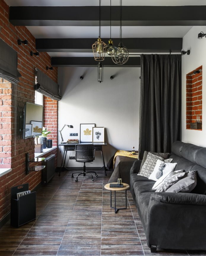 Estudo atrás de cortinas escuras